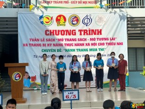 Chương trình Tuần lễ sách “Mở trang sách – mở tương lai” và Tuyên truyền kỹ năng cho học sinh, chuyên đề: “Hành trang mùa thi”