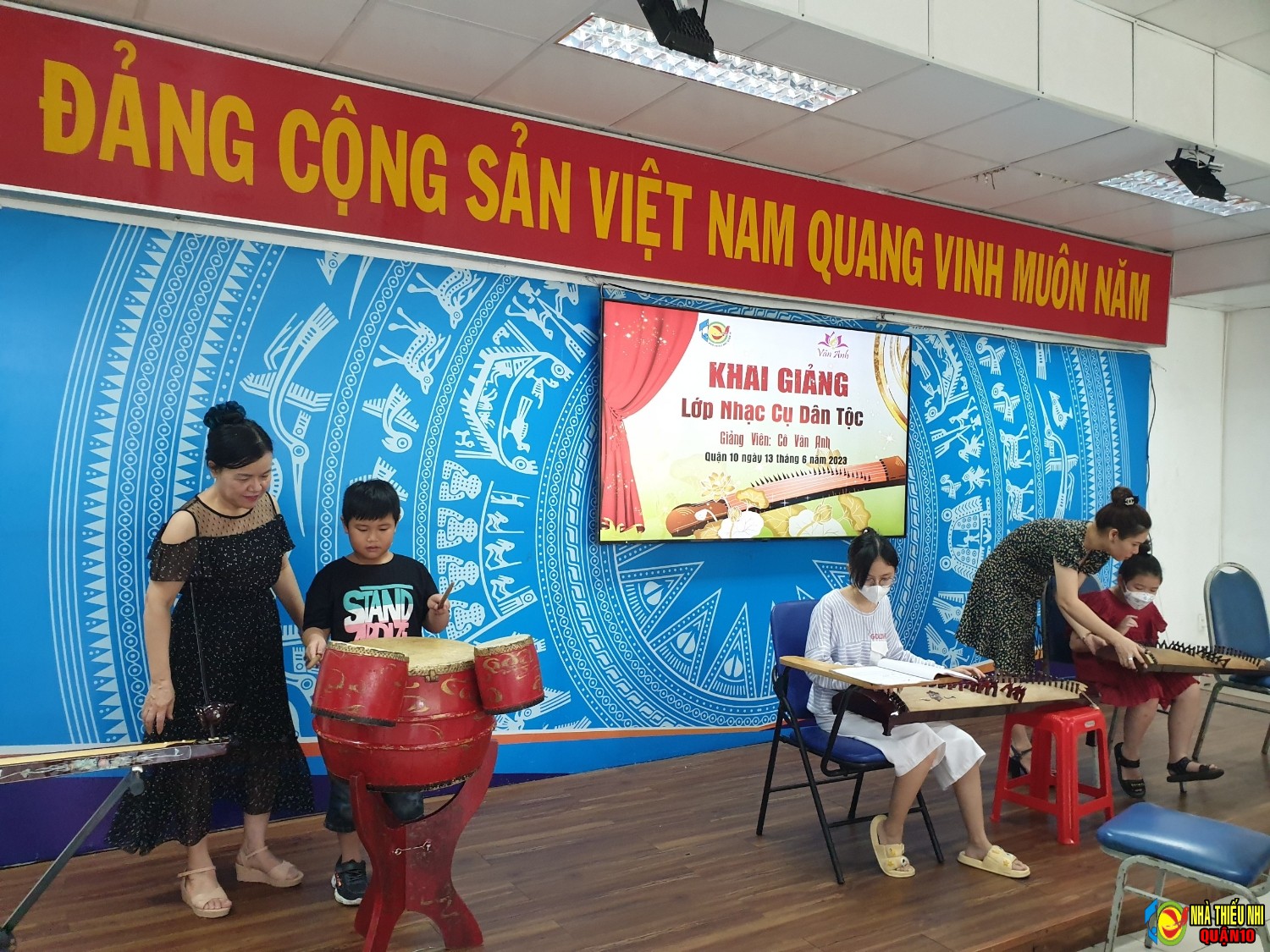 Khai giảng lớp nhạc cụ dân tộc miễn phí cho thiếu nhi