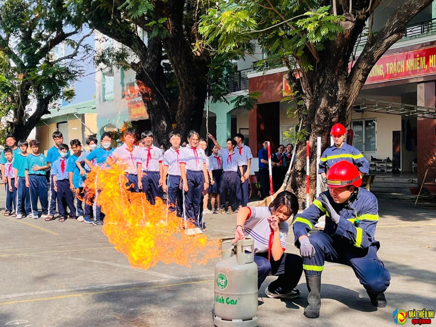 HÀNH TRÌNH TRẢI NGHIỆM NGHỀ NGHIỆP “EM LÀ CHIẾN SĨ CẢNH SÁT PHÒNG CHÁY, CHỮA CHÁY”